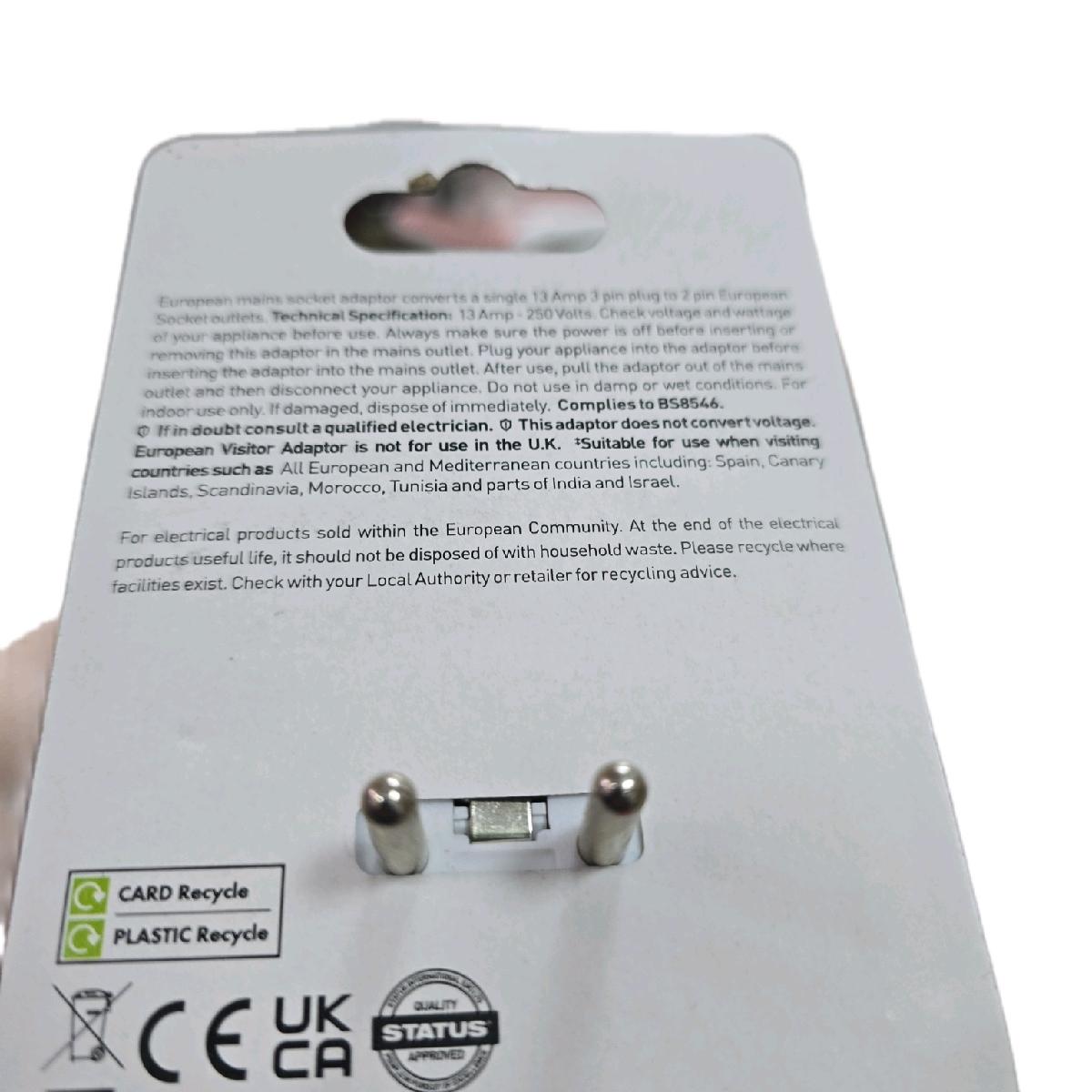 European Travel adaptor 2pin with 3 pins plug Electronic